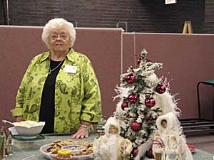 Vernie and her centerpiece